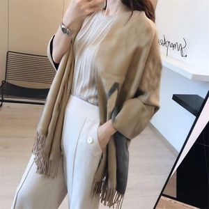 Кашемировый дизайнерский шарф для женщин, зимний echarpe luxe с кисточками, теплый повседневный модный шерстяной шарф с большими буквами, размер около 180*65 см, модный ga041