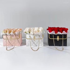 Present Wrap Portable Luxury Metal Chain Flower Box Waterproof Paper Bag Wedding Rose Party Packaging For Candy Cake Födelsedag