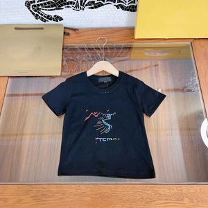 23SS Çocuk Tasarımcı T Shirt Çocuk Tshirt Toddler Tee Erkek Kızlar Yuvarlak Boyun Saf Pamuk Mektup Logo Baskı T-Shirt Yüksek Kaliteli Çocuk Giysileri