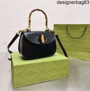 Lyxkvalitetsdesigners av högsta kvalitet handväskor Enkel axelpåsar Bamboobag Designerväska Enkel stor kapacitet Praktisk