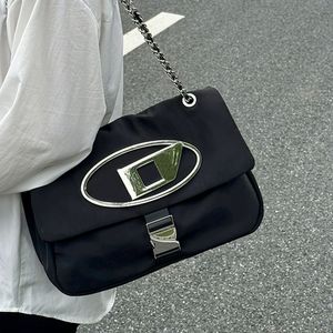 Deisel Black Chain Shoulder Bag Womens Mens stor kapacitet Pendling Crossbodybag Nylon Wandering Bag Y2K Designers Messenger Påsar