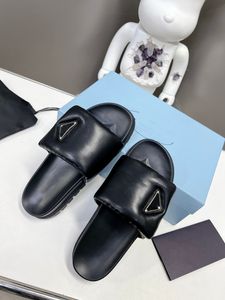 Sandálias de couro de couro napão acolchoado macio Sandálias de trângulo de trângulo de trângulo Sandália Sandálias Slides de designer de luxo Slides Slipper