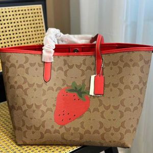 NEW Strawberry Tote Bag Large Capacity Designers Handbag C Letter Totes Women Cross Body Shoulder Bag Purse Leather Shopping Bags Wallets 230320