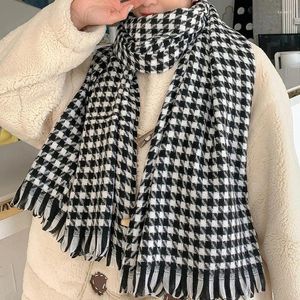 Eşarplar Sonbahar ve Kış Korece Versiyonu Black Beyaz Houndstooth Eşarp Kadınlar Ekose Takli Kaşmir Şal Tassel