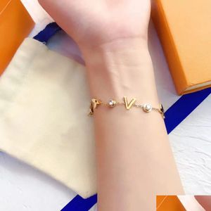 Charme Pulseiras Manifold Pulseiras Clássicas Bangle 18K Banhado A Ouro De Aço Inoxidável Flor Carta Pingentes Amantes Presente Pulseira Cuff Ch Dhxip