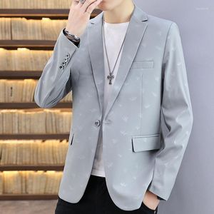 Garnitury męskie Suit Men Leisure 2023 Spring Small Jacket Koreańska wersja Szczupła moda uczniowie idą z pojedynczą zachodnią ubraniem