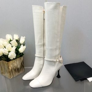 Nowe eleganckie buty na wysokim obcasie krokodyle