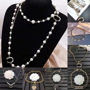 Designer Jewelry Charm Pendants Women Gold Silver Letter Necklaces Chain Crysatl Rhinestone Choker Brand Necklaces For Girl Wedding Party 5