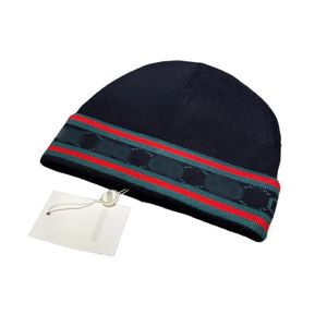 القبعات الأوشحة تضع قبعة الشتاء قبعة مصممة العلامة التجارية الكشمير الحياكة للرجال والنساء دافئة في الهواء الطلق قبعة رياضية في الهواء الطلق