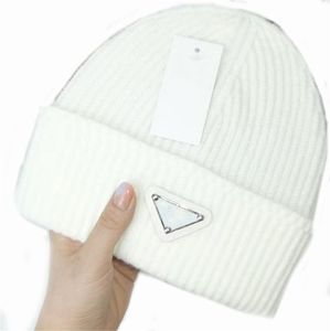 Designer Beanie Warm Winter Hat Men Women Bonnet Thermal Knit Skull Cap Letter Jacquard Unisex Triangle Luxury Beanie Designer Solid Color Simple GA046