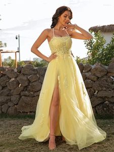 Abiti da festa A-Line Elegante floreale Fidanzamento Prom Abito da compleanno Girocollo senza maniche Lunghezza pavimento Tulle in chiffon con spacco alto con applicazioni