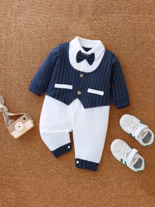 Rompers Faux Two Piece Spring And Autumn Baby Long Sleeved Gentleman Christmas Cotton Handsome Striped Party Dress Jumpsuit 6 12 Months 231124