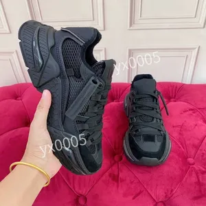 2023top Mens Quality Designer Boots Womens Running Shoes Breathable Technology Mesh Stylish Classic Black Sneaker Comfortable