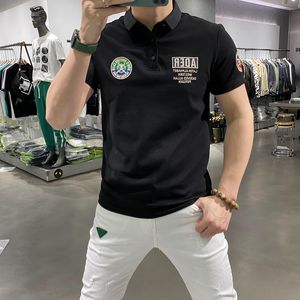 Polo da uomo T-shirt con risvolto Gioventù Distintivo sottile Ricamo Stile college Manica corta T-shirt da uomo Estate Nuovo design Top Abbigliamento causale