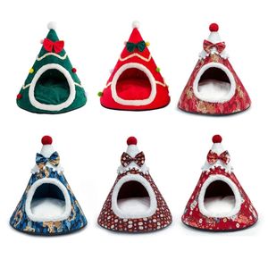 kennels pens Christmas Tree Shape Pet Tent Soft Bed for Small Dogs Cats Self-Warming Condo Santa Hat Design Dog House Dropship 231123