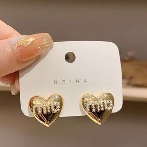 Miu Love Heart Shaped High Grade Cool Style 2023 New Miao Earrings Versatile Embedding 2024