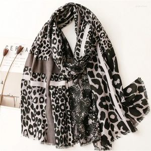 Scarves Designer Autumn And Winter Luxury Grey Ladies Wild Leopard Scarf Female Long Shawl Thin Fashionable