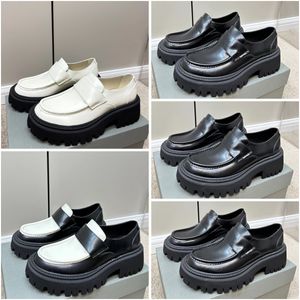 Paris Kadın Loafers Tasarımcı Traktör Loafers Ayakkabı Lüks Calfskin Deri Kauçuk Alt Platform Büyük Ayak Parmağı Derby Ayakkabı Boyutu 35-40