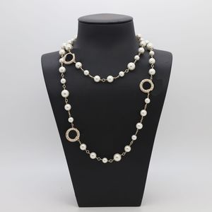 Hänghalsband Höst- och vinterins -modependling Elegant Pearl Water Diamond Double Layer tröja Kvinnors halsband i Europa och Amerika