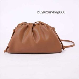 Totes Cloud Single Bottegvveneta Pouch Bags Mini Korean Designer Bag Fold Kvinnlig lyxklämma Small Shoulder Cros Shoulder Bag Wn-Sme0