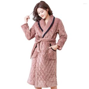 Kobietowa odzież sutowa duże podwórka M-3xl Zimowe szaty kimono dla kobiet Flannel pikowane szlafroki