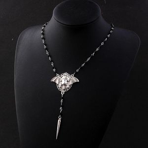 Pendant Necklaces Gothic Long Necklace for Women Crystal Black Beaded Chain on the Neck Silver Color Insect Bat Goth Jewelry Trendy Vgn080