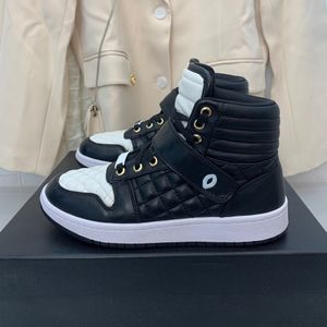 Mode lyxiga sneaker försvarare designer casual sko äkta läder märke sneakers kvinna tränare löparskor ess stövlar av märke s503 036