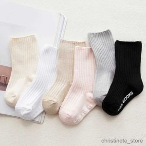 Kids Socks Infant Baby Socks Anti Slip Solid White Black Combed Cotton Middle Tube Boys Girls Socks Newborn Kid Toddler Clothes Accessories R231204