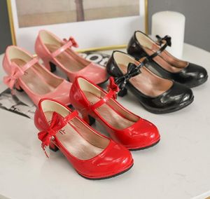 Sneakers Princess skórzane buty tańca dziewczyny impreza błyszcząca, solidny czerwony kolor mody dla dzieci 230424