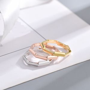 Designer Couple Rings 18 Gold Fashion Trend Boutique Brand Men and Womens Rings Gold, Silver, Rose Gold Three Styles Wedding Gifts Never Fade