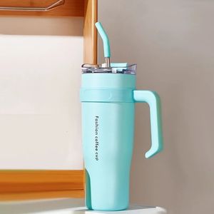 Tumblers Gianxi 1250 ml Blue Rostfritt stål Straw Cup Hushåll Kaffer Termisk med handtag Vattenflaska Kök Bar Tillbehör 231124