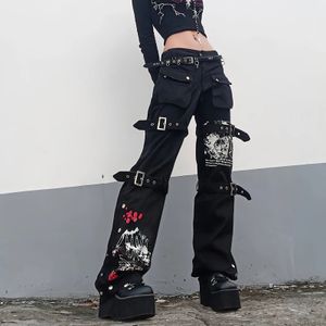Kvinnors jeans amerikansk punk stil svart jeans kvinna sommar streetwear graffiti last byxor metall spänne mode vintage rak blossade byxor 231124