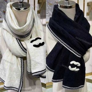 CCity Long Fashion Scarves는 여성을 감아 남성 남자 따뜻한 목도리 탑 채널 디자이너 커플 겨울 선물 두 가지 색상 ccrnm4