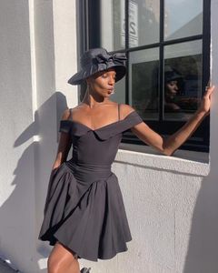 Ny 2023 axellös svart smal veckad klänning krydda tjejfest miniskirt