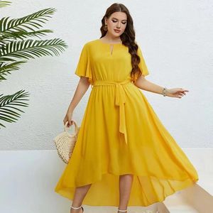 Plus Size Kleider 2023 Ankünfte kurze Ärmel Kleidung für Damen O-Ausschnitt unregelmäßige Unterseite gelbes langes Kleid zweilagig