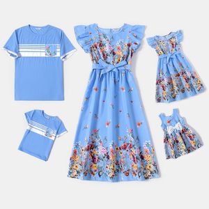 Familjsmatchande kläder Patpat Floral Print Rufflesleeve Belted Midi -klänningar och randiga Shortsleeve Tshirts Set 230424