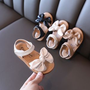 Sandaler Baby Girl Sandals Summer Children Bow-Knot Princess Shoes Casual Woven Sandaler Bekväma mjuka botten Kids Beach Shoes 230425