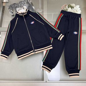 Chándales de lujo para bebés de otoño Rayas de colores ropa de diseñador para niños Tamaño 90-160 cuello alto con cremallera chaqueta y pantalones para niña y niño 25 de noviembre