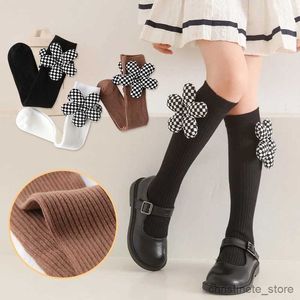 Çocuk Sockks Girl 3D Süper Büyük Çiçek Çorapları Retro Geometrik Siyah Beyaz Izgara Uzun Çoraplar Bebek Çocuk Prensesi Diz Yüksek Çorap