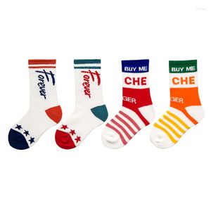 Herrensocken 4 Paar Pack 3-5 Jahre Junge Mädchen Kinder Kinder Herbst Alphabet Streifen Sport Trendy Kinderschlauch Baby