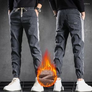 Mäns jeans vinter varma män fleece fodrade harembyxor förtjockar elastisk lös passform grått man varumärke plus sammet stor storlek 5xl