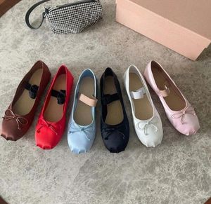 Miu Women's Ballet Shoes Boat Shoes Designer Bow Flat Mary Jane Comfortion Retro Elastic Band Black and White Pink Grey Red Fisherman Shoes Boat Shoelace Box。