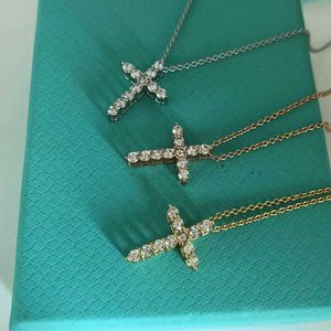 Designer Brand Tiffays S925 Sterling Silver Cross Pendant Necklace female rose gold minority mens light luxury clavicle chain