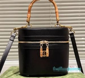 Klasik bambu tutamaç makyaj kutusu omuz çantası İtalya moda kadınlar vanity case crossbody çantalar ünlü çift mektup lüks orijinal deri çanta