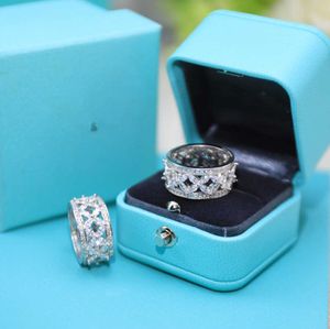 Band Rings Designers Ring Fashion Women Jewelrys Hediye Lüks Diamond Gümüş Yüzük Tasarımcı Çift Takı Hediyeleri Basit Kişiselleştirilmiş Stil Parti Doğum Günü 55ess