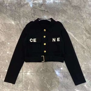 24SS Jacket Women Designer Womens Jackets Polo Collar Cardigan Coats Fashion Letter Short Slim Fit Knit Långärmad toppkvinna CE