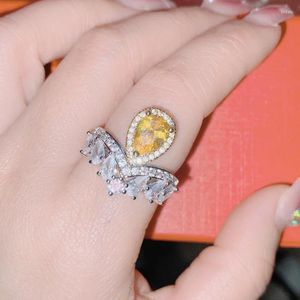Pierścienie klastra Versa Emulation Biżuteria Tiktok Woda woda zrzucka w kształcie gruszki pierścień żółtko-żółtkowy Kobieta Plated Pt950 Zaręczenianie otwarte