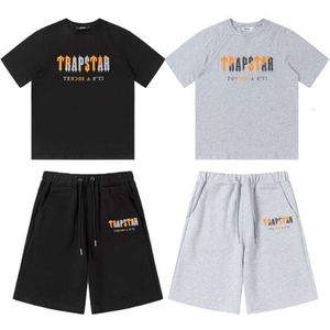 Kläddesigner tees tshirts trapstar mode handduk broderi hög gata casual bomull rund hals kort ärm t-shirt shorts byxor set sommar