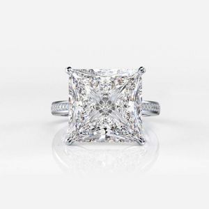 Princess Cut CVD Lab Grown Diamond Side Stone Engagement Lab Diamond Ring 18 K Gold Women's Jewelry