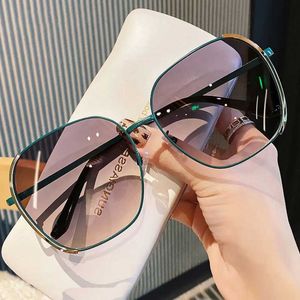 Modne okulary przeciwsłoneczne na pół ramki dla mężczyzn i kobiet 2022 Nowy styl uczucie Slim Sunlight Odporne